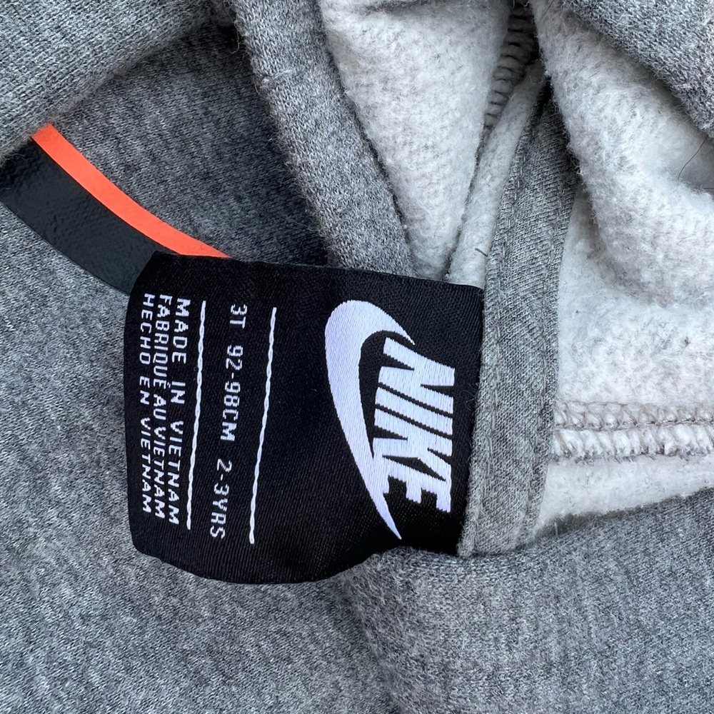 Bundle deal 2 pierce Thomas jacket  and nike hoodie size 3t